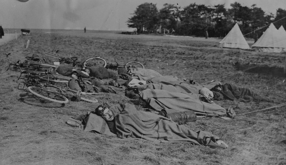Canadian Cyclists on the Western Front Canadian Cyclists on the Western Front
