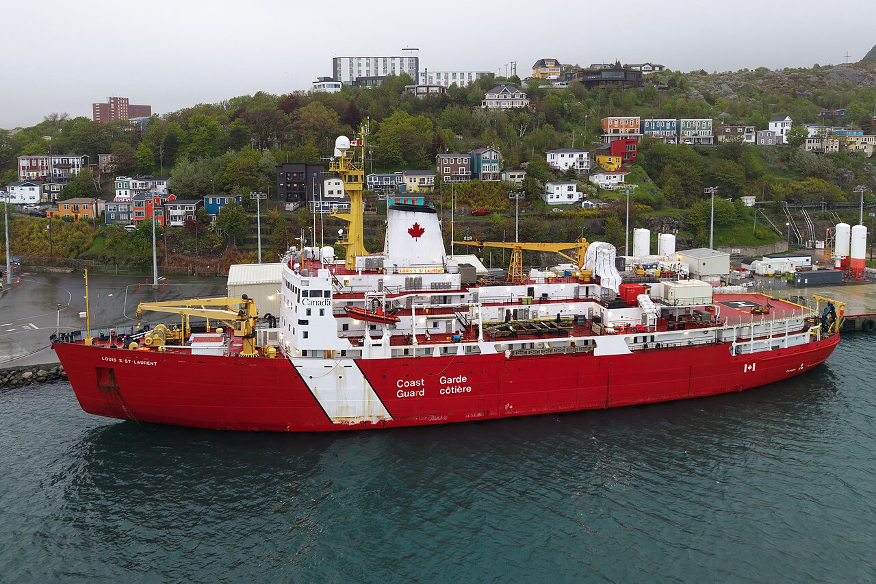<p>CCGS <em>Louis S. St-Laurent</em></p> Colour photo of Canadian Coast Guard vessel.