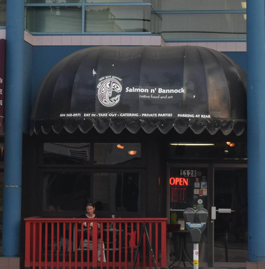 Le Salmon n’ Bannock Bistro