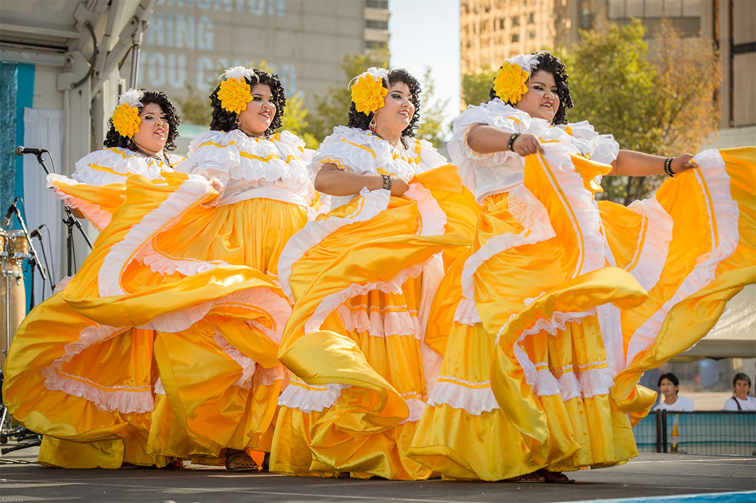 Danse latine au Edmonton Latin Festival (festival latin d'Edmonton), le 13 août 2016.