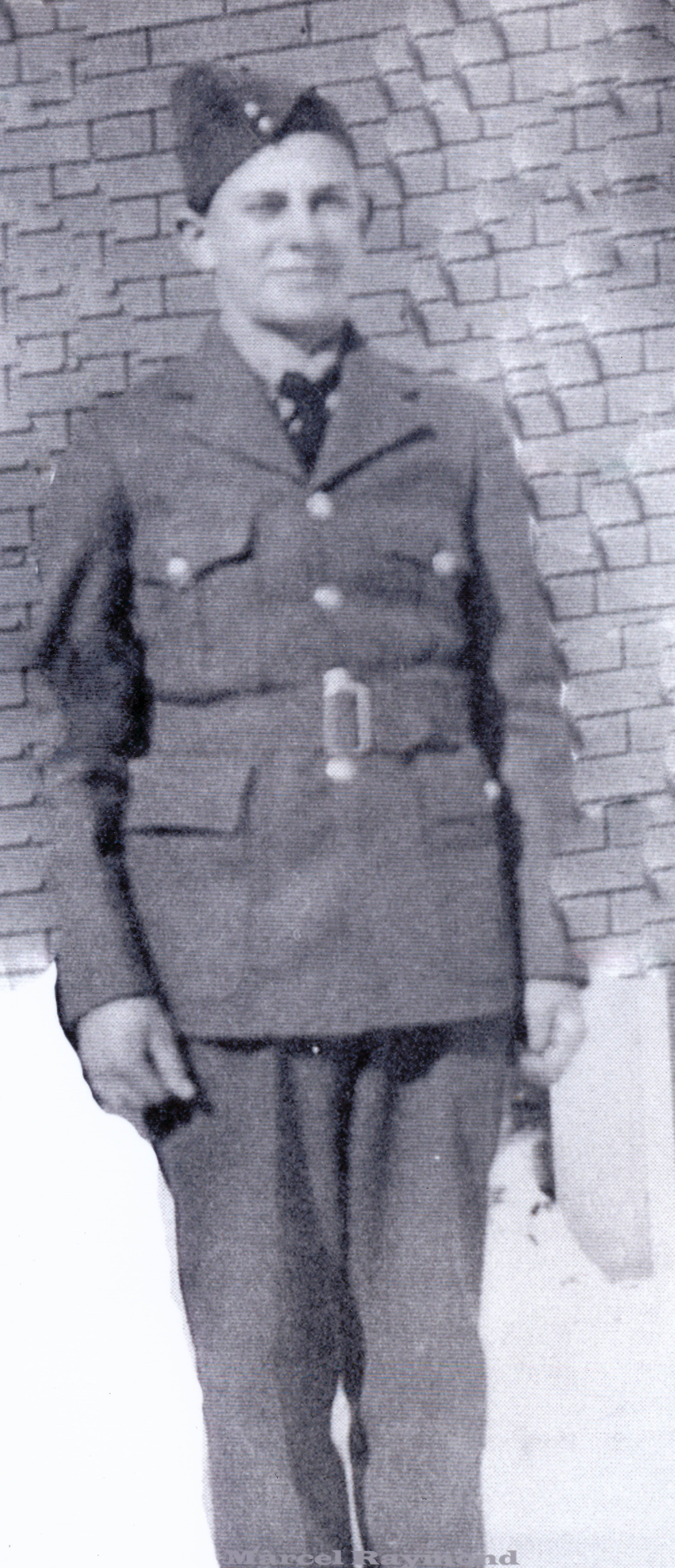 Marcel Raymond en uniforme pendant la guerre.