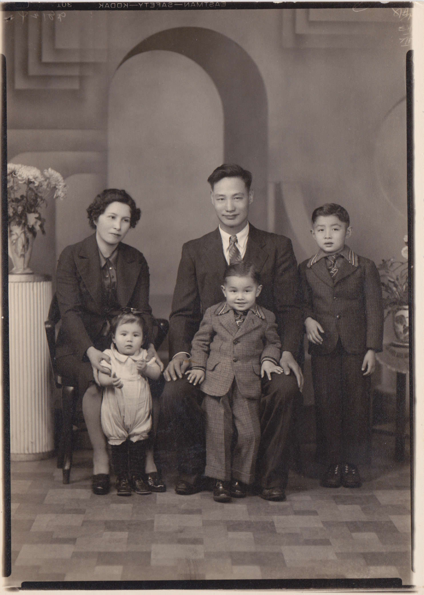 Agnes Grant and Hong Tim Hing's family