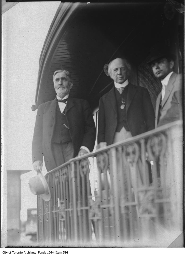 Sir Wilfrid Laurier au départ de Simcoe, Ontario, vers 1910