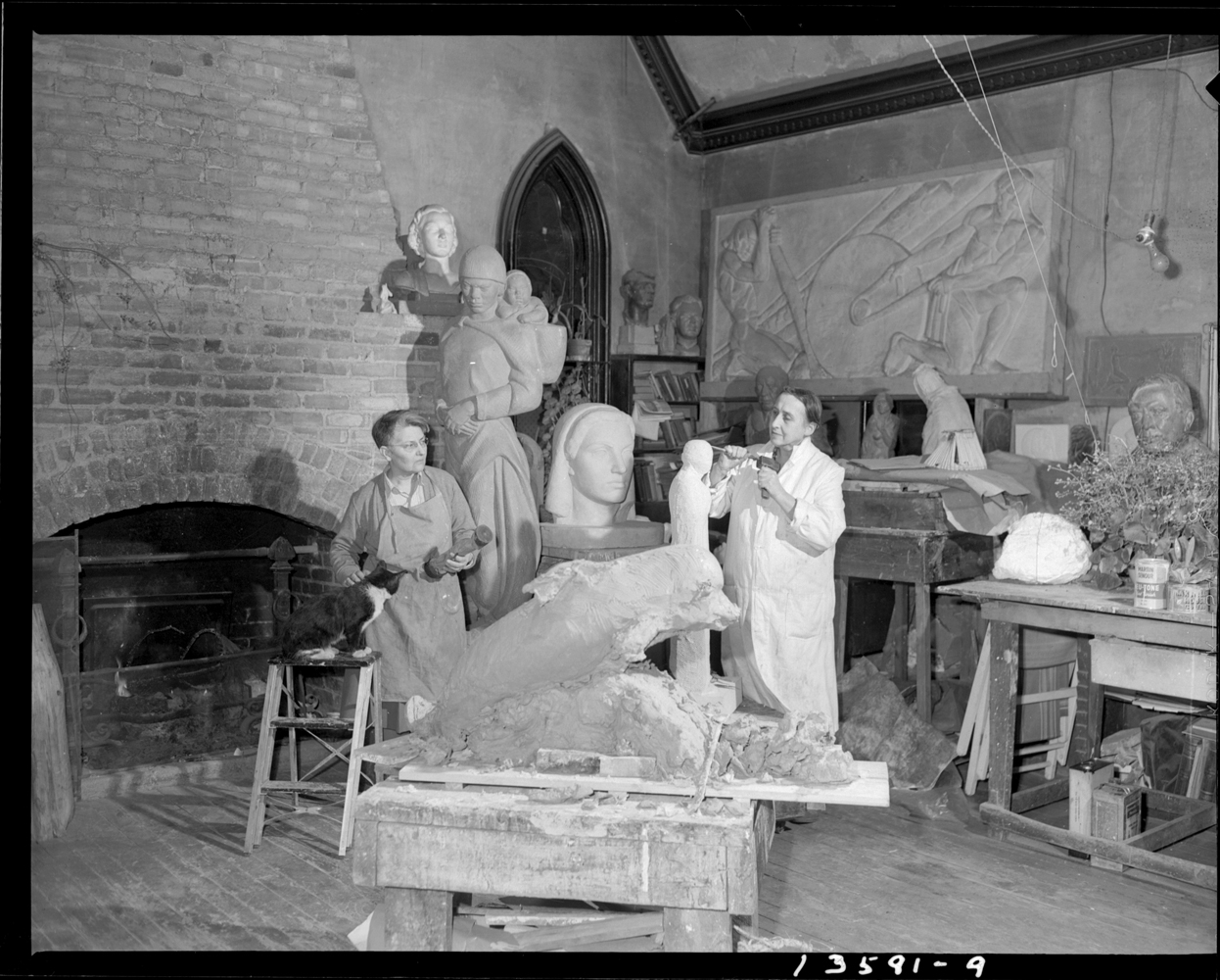 Frances Loring and sculptor Florence Wyle