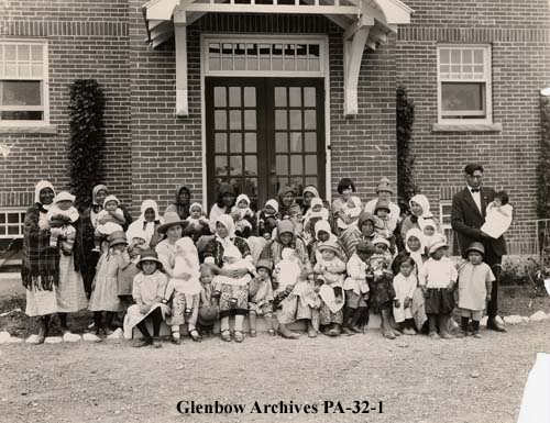 Contestants in the first baby show held at the Blackfoot Hospital, 1926