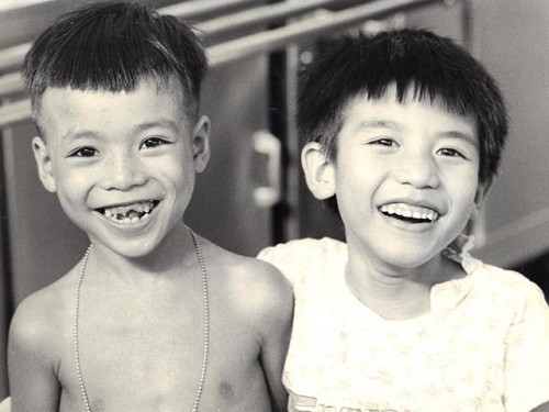 Reception of Southeast Asian refugees at CFB Griesbach, August 1979