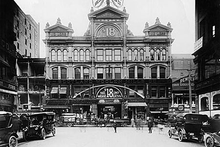Yonge Street Arcade, Exterior