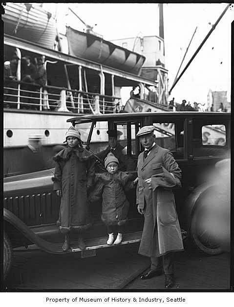 Roald Amundsen with Chukchi Girls Roald Amundsen with Chukchi Girls