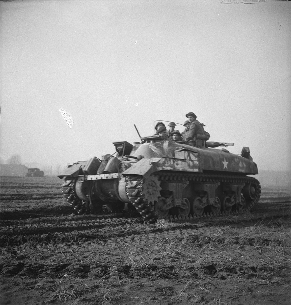 Un Kangaroo avec des troupes des Royal Winnipeg Rifles