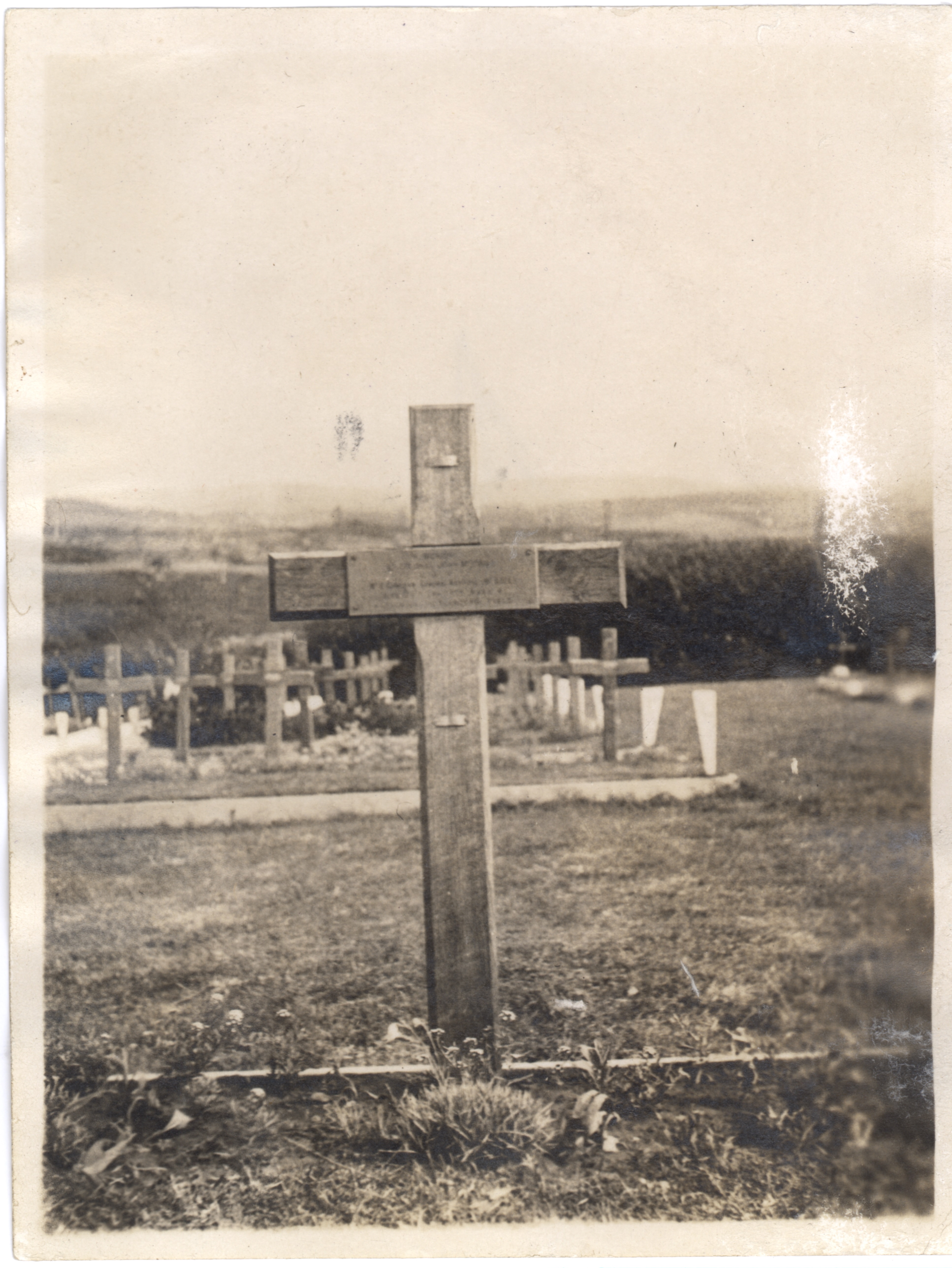 La tombe de John McCrae au cimetière de Wimereux, 1925