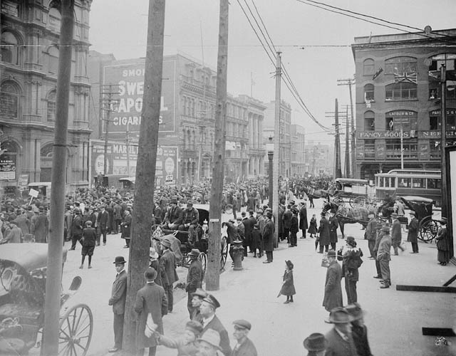 Anti-conscription rally in Montreal, 1917.