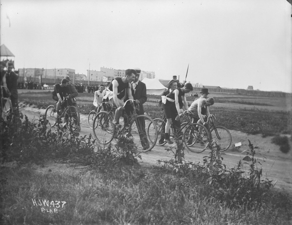 Early Bicycle Race