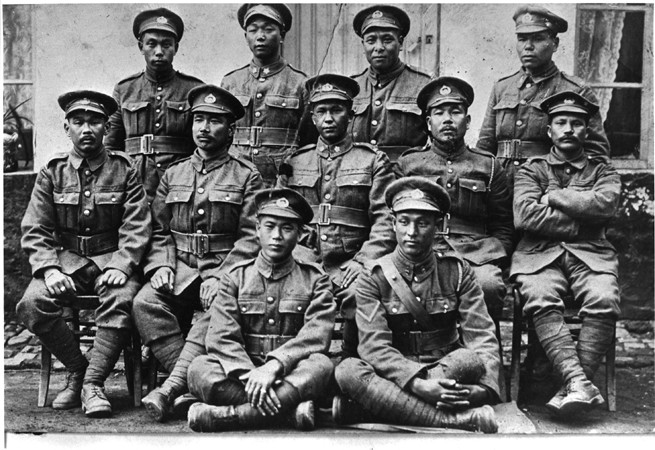 Soldats canadiens d’origine japonaise du 10e Bataillon