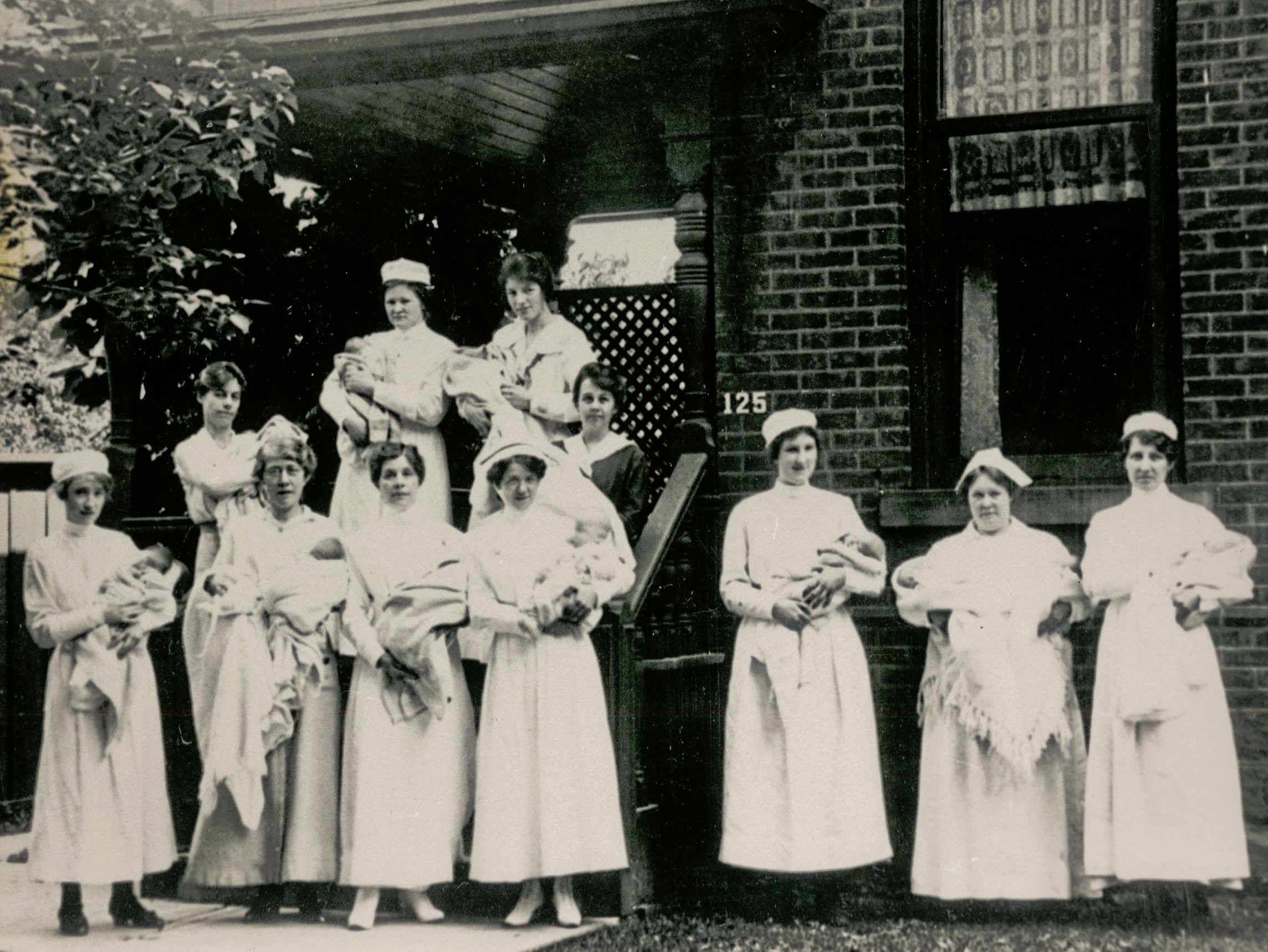Personnel médical et infirmier du Women’s College Hospital and Dispensary Personnel médical et infirmier du Women’s College Hospital and Dispensary