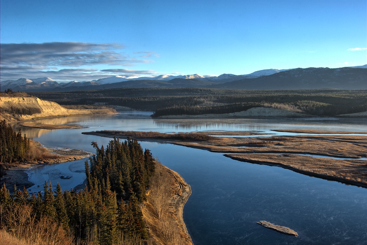 Plaine inondable glacée du fleuve Yukon.