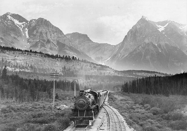 Canadian Pacific Railway locomotive #5068, in British Columbia, c. 1913